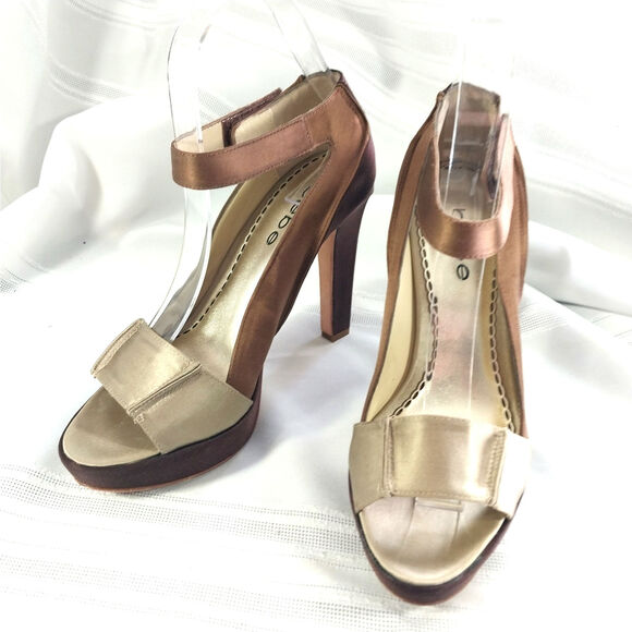 BEBE! ESPRESSO BROWN SATIN HEEL, TAN/GOLD LEATHER PEEP TOE PLATFORM HEELS! SZ 6M - Picture 8 of 8